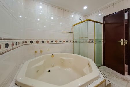 Casa à venda com 220m², 4 quartos e 2 vagasquarto suite 1 banheiro