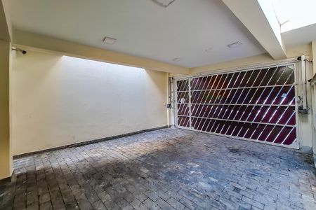 Casa à venda com 220m², 4 quartos e 2 vagasGaragem