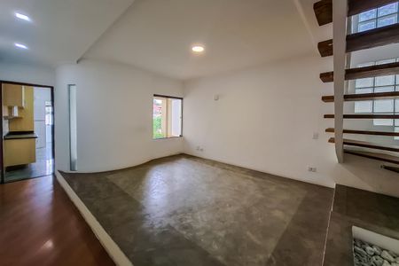 Casa à venda com 220m², 4 quartos e 2 vagassala jantar