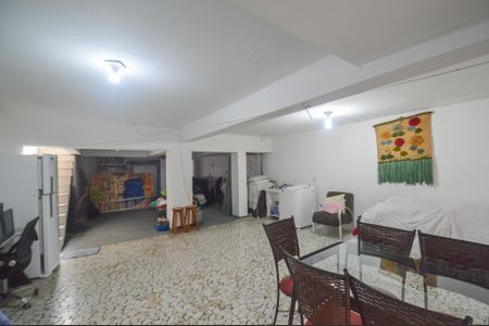 Casa à venda com 124m², 3 quartos e 2 vagas Casa à venda com 124m², 3 quartos e 2 vagasÁrea de Serviço