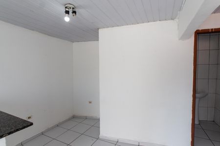 Casa para alugar com 60m², 2 quartos e sem vaga Casa para alugar com 60m², 2 quartos e sem vagaSala