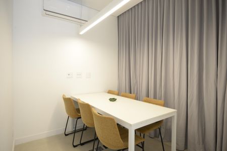 Studio à venda com 24m², 1 quarto e sem vagaÁrea comum -Sala de reunião