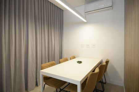 Studio à venda com 24m², 1 quarto e sem vaga Área comum -Sala de reunião