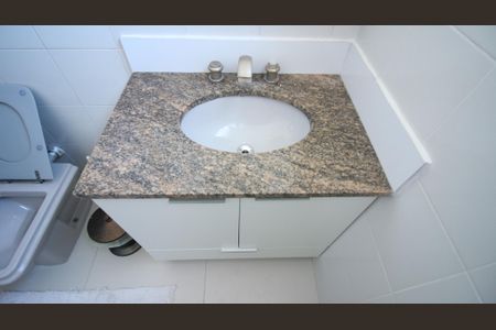 Casa à venda com 181m², 3 quartos e 2 vagas Casa à venda com 181m², 3 quartos e 2 vagasBanheiro da Suíte 1