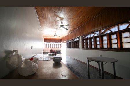 Casa à venda com 181m², 3 quartos e 2 vagas Casa à venda com 181m², 3 quartos e 2 vagasÁrea comum