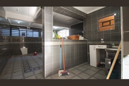 Casa à venda com 181m², 3 quartos e 2 vagas Casa à venda com 181m², 3 quartos e 2 vagasÁrea de Serviço