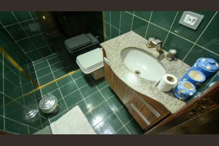 Casa à venda com 181m², 3 quartos e 2 vagas Casa à venda com 181m², 3 quartos e 2 vagasBanheiro da Suíte 2