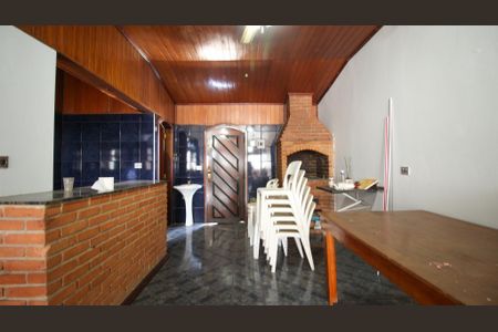 Casa à venda com 181m², 3 quartos e 2 vagas Casa à venda com 181m², 3 quartos e 2 vagasÁrea comum
