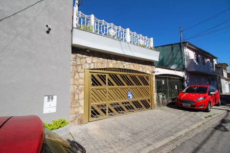 Casa à venda com 181m², 3 quartos e 2 vagas Casa à venda com 181m², 3 quartos e 2 vagasFachada