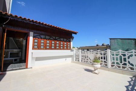 Casa à venda com 181m², 3 quartos e 2 vagas Casa à venda com 181m², 3 quartos e 2 vagasCobertura