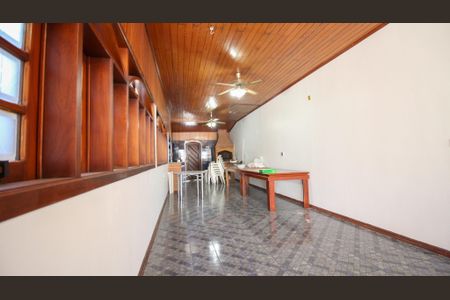 Casa à venda com 181m², 3 quartos e 2 vagas Casa à venda com 181m², 3 quartos e 2 vagasÁrea comum