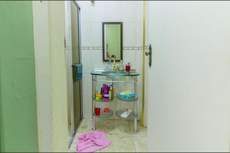 Casa à venda com 125m², 4 quartos e 1 vagaBanheiro