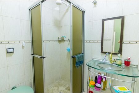 Casa à venda com 125m², 4 quartos e 1 vagaBanheiro