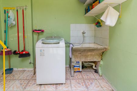 Casa à venda com 125m², 4 quartos e 1 vagaÁrea de Serviço