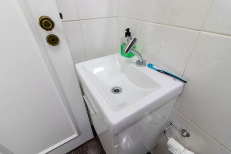 Apartamento para alugar com 350m², 4 quartos e 5 vagasBanheiro de Serviço