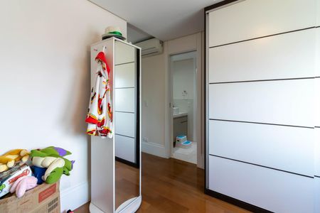 Apartamento para alugar com 350m², 4 quartos e 5 vagasSuíte 3