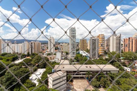 Apartamento para alugar com 350m², 4 quartos e 5 vagasSuíte 2 - Vista