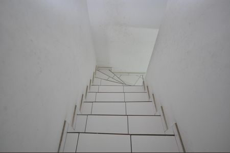 Casa à venda com 110m², 3 quartos e 2 vagasEscada