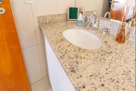 Apartamento à venda com 125m², 3 quartos e 3 vagasBanheiro do Quarto 2