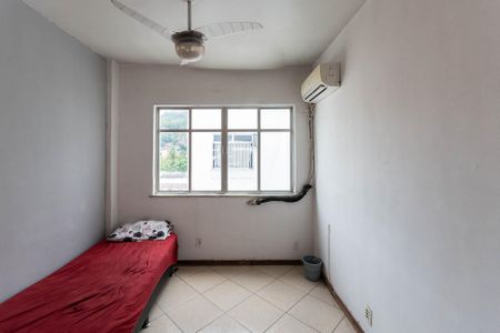 Apartamento à venda com 95m², 2 quartos e 1 vagaQuarto 2