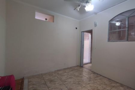 Casa para alugar com 48m², 1 quarto e sem vaga Casa para alugar com 48m², 1 quarto e sem vagaQuarto