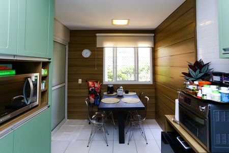 Apartamento à venda com 163m², 3 quartos e 4 vagas Apartamento à venda com 163m², 3 quartos e 4 vagascozinha