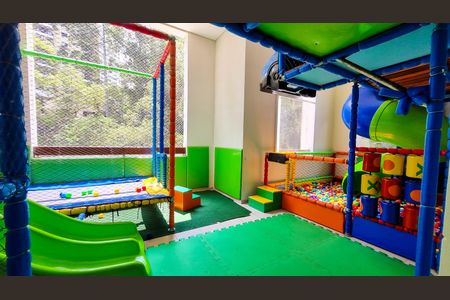Apartamento à venda com 163m², 3 quartos e 4 vagas Apartamento à venda com 163m², 3 quartos e 4 vagasÁrea comum - Playground