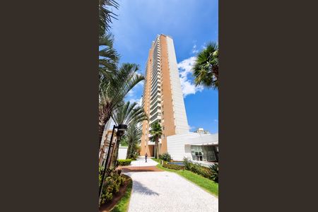 Apartamento à venda com 163m², 3 quartos e 4 vagas Apartamento à venda com 163m², 3 quartos e 4 vagasFachada