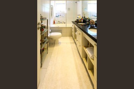 Apartamento à venda com 163m², 3 quartos e 4 vagas Apartamento à venda com 163m², 3 quartos e 4 vagasBanheiro da Suíte 3