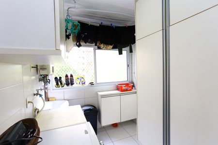 Apartamento à venda com 163m², 3 quartos e 4 vagas Apartamento à venda com 163m², 3 quartos e 4 vagasÁrea de Serviço