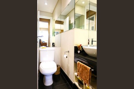Apartamento à venda com 163m², 3 quartos e 4 vagas Apartamento à venda com 163m², 3 quartos e 4 vagasLavabo