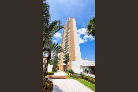 Apartamento à venda com 163m², 3 quartos e 4 vagas Apartamento à venda com 163m², 3 quartos e 4 vagasFachada
