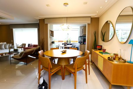 Apartamento à venda com 163m², 3 quartos e 4 vagas Apartamento à venda com 163m², 3 quartos e 4 vagasSala