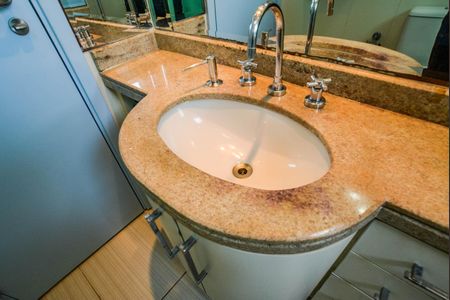 Apartamento à venda com 137m², 3 quartos e 3 vagasBanheiro da Suíte 2