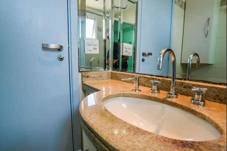 Apartamento à venda com 137m², 3 quartos e 3 vagasBanheiro da Suíte 2