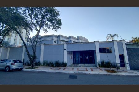 Casa de condomínio à venda com 392m², 4 quartos e 6 vagasFachada