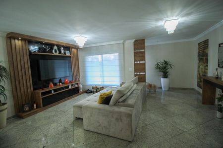 Casa de condomínio à venda com 392m², 4 quartos e 6 vagasSala