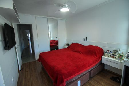 Casa de condomínio à venda com 392m², 4 quartos e 6 vagasSuíte 1