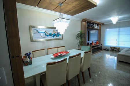 Casa de condomínio à venda com 392m², 4 quartos e 6 vagasSala de Jantar