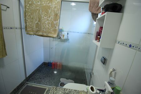 Casa de condomínio à venda com 392m², 4 quartos e 6 vagasBanheiro da Suíte 2