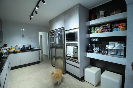 Casa de condomínio à venda com 392m², 4 quartos e 6 vagasCozinha