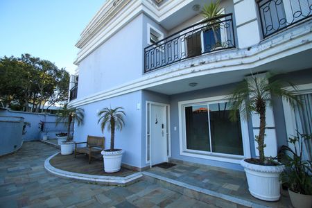 Casa de condomínio à venda com 392m², 4 quartos e 6 vagasÁrea Externa