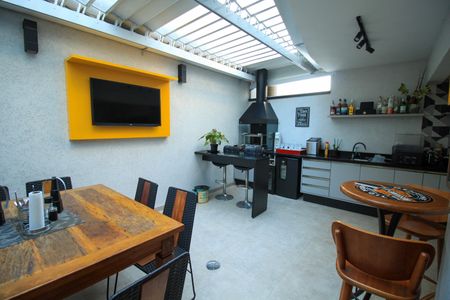 Casa de condomínio à venda com 392m², 4 quartos e 6 vagasCozinha