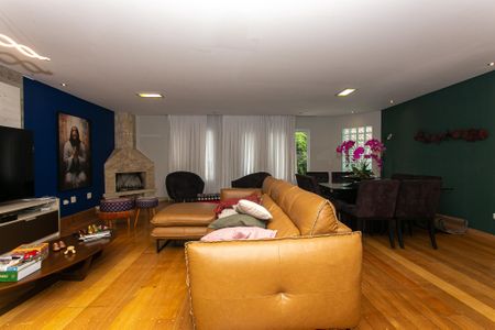 Sala de casa para alugar com 4 quartos, 400m² em Jardim Textil, São Paulo