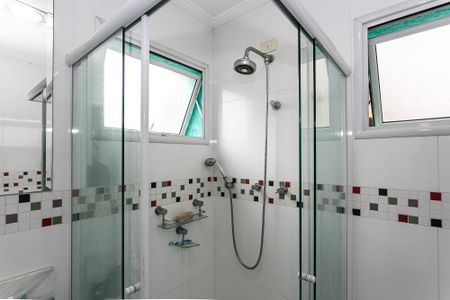 Casa para alugar com 400m², 3 quartos e 4 vagas Casa para alugar com 400m², 3 quartos e 4 vagasBanheiro da Suíte 2