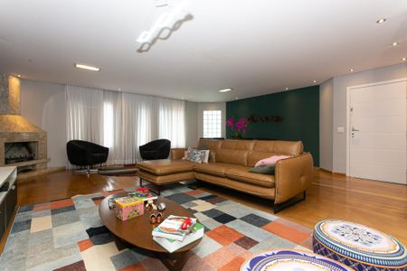 Sala 1 de casa para alugar com 4 quartos, 400m² em Jardim Textil, São Paulo