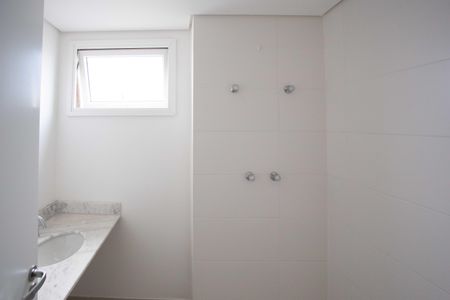 Apartamento à venda com 130m², 3 quartos e 3 vagasBanheiro da Suíte 2