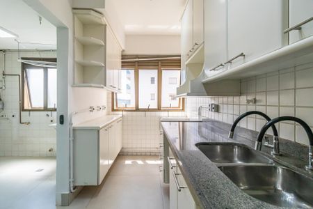 Apartamento para alugar com 192m², 4 quartos e 2 vagasCozinha