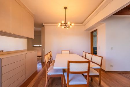 Apartamento para alugar com 192m², 4 quartos e 2 vagasSala