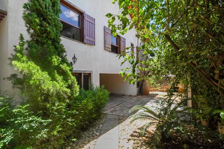 Casa para alugar com 2700m², 4 quartos e 16 vagas Casa para alugar com 2700m², 4 quartos e 16 vagasEntrada